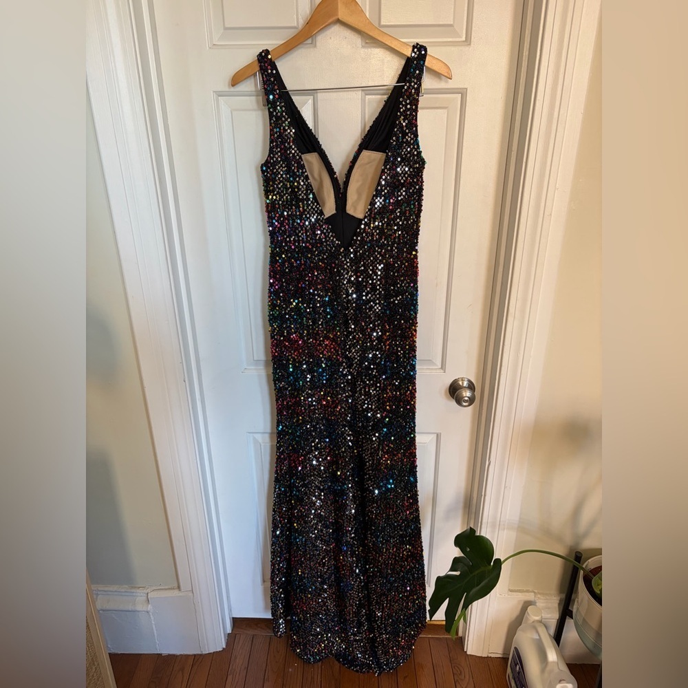 IEENA for Mac Duggal Black Multi Colored Sequin V Neck Maxi Dress 8 - Picture 6 of 14